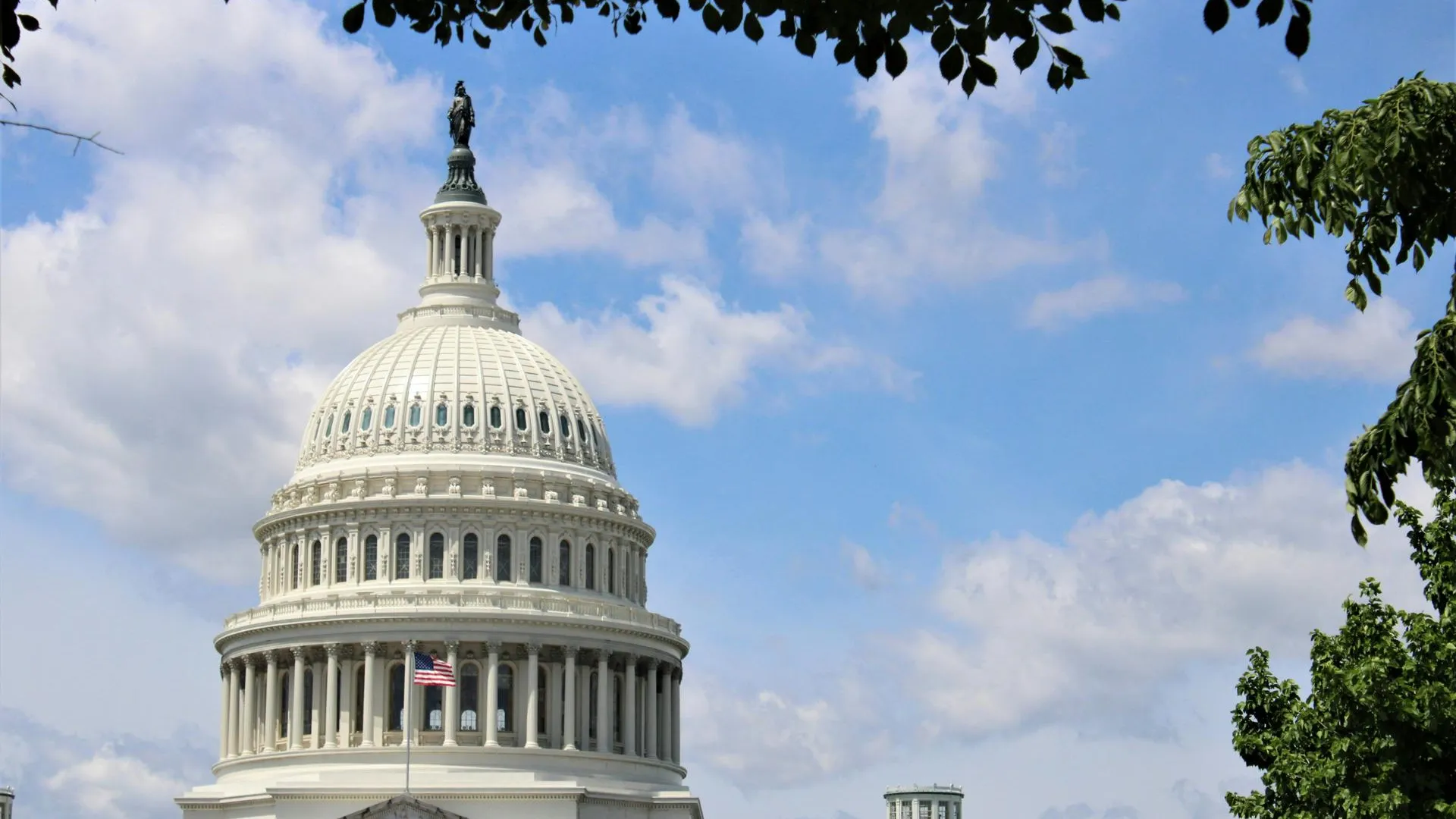 Правительство США приостановило работу из-за отсутствия согласованного бюджета