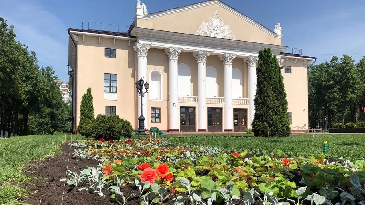 Около 150 тысяч цветов планируют высадить в Ленинском округе летом
