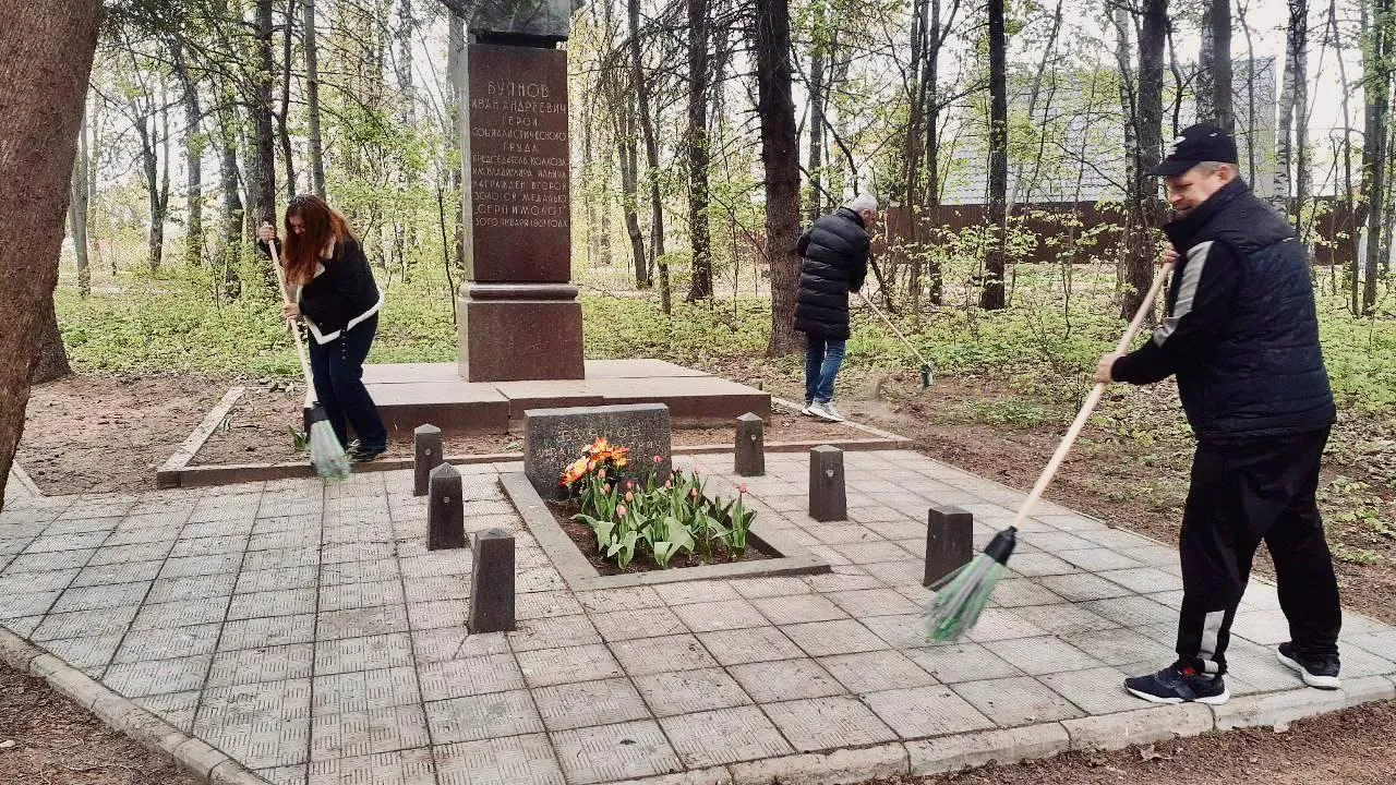 Свыше 1000 человек приняли участие в субботнике на 22 площадках в Ленинском округе