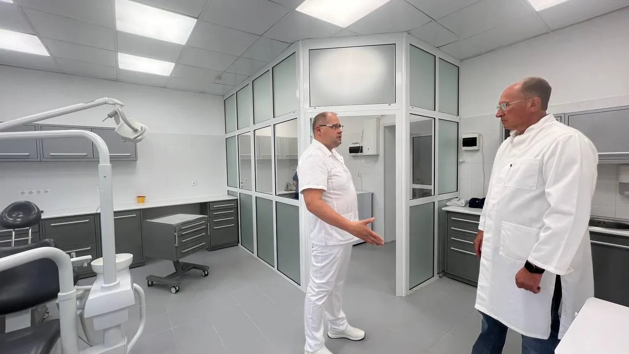 Депутат Мособлдумы проверил ход ремонтных работ в стоматологии Люберец