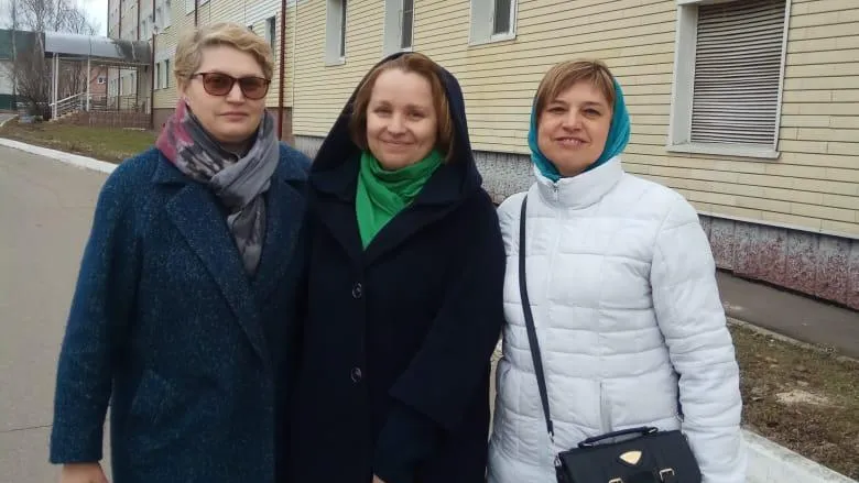 Подольские волонтеры поздравили проживающих в доме‑интернате с Благовещением