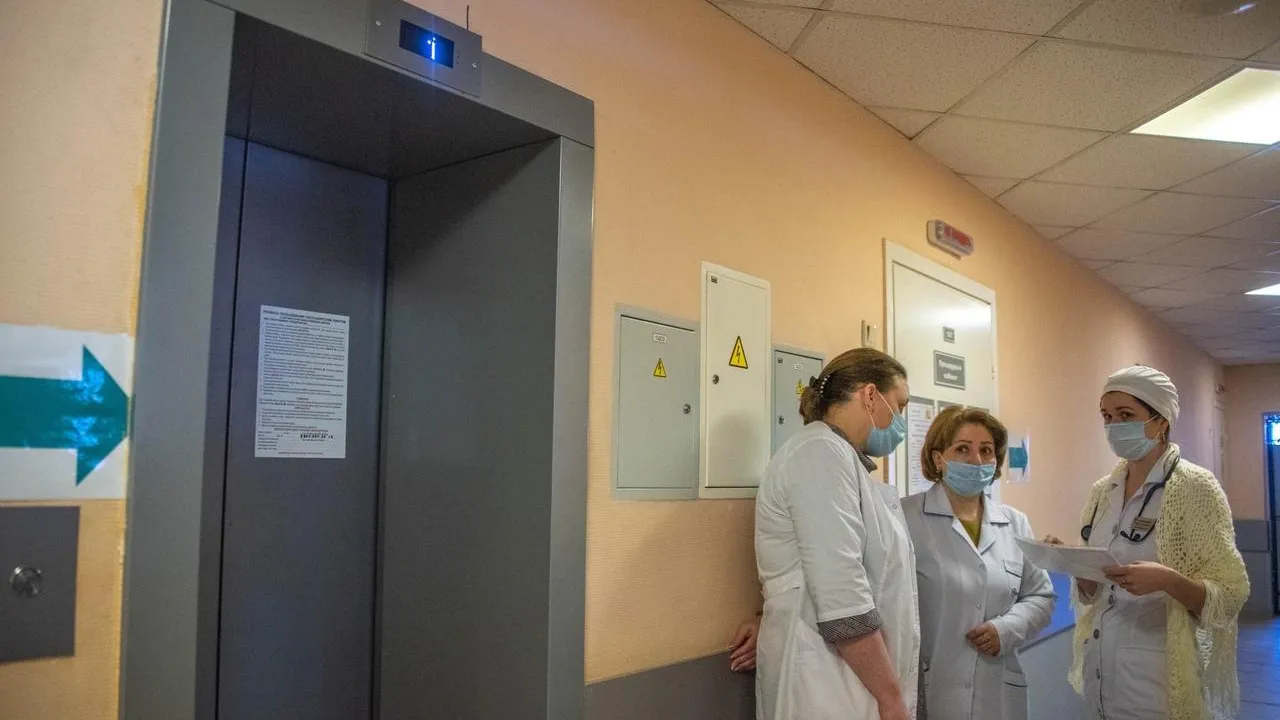 Два лифта заменили в поликлинике №6 Балашихи по губернаторской программе