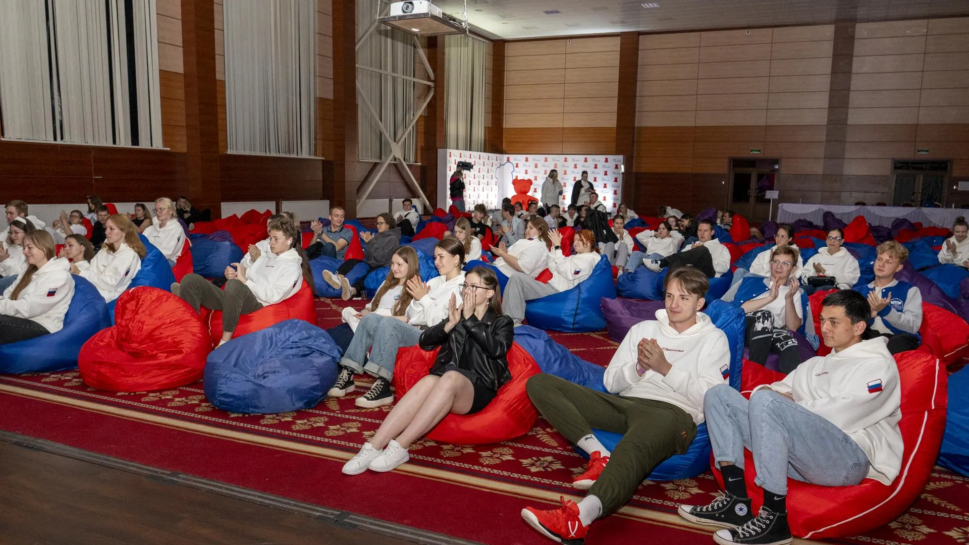 В Подмосковье проходит молодежный форум «МЫ— РОССИЯ»