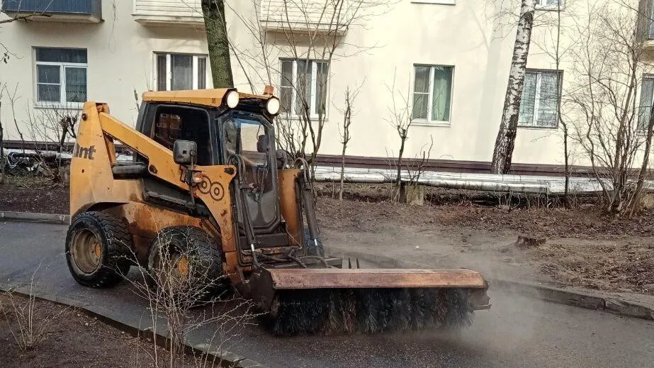 Коммунальная техника Подмосковья переведена на весенне-летний режим содержания