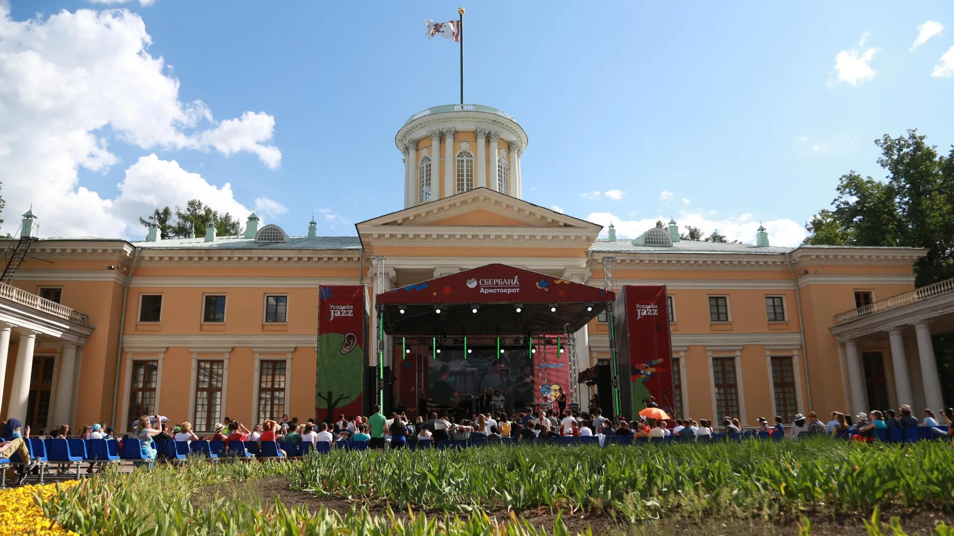 1810 белых роз посадят в «Архангельском» в 2020 году
