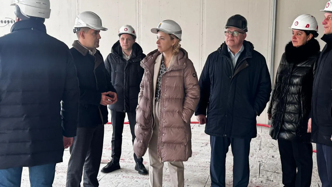 Строительство самой большой школы в Ленинском округе завершено более чем на 70%
