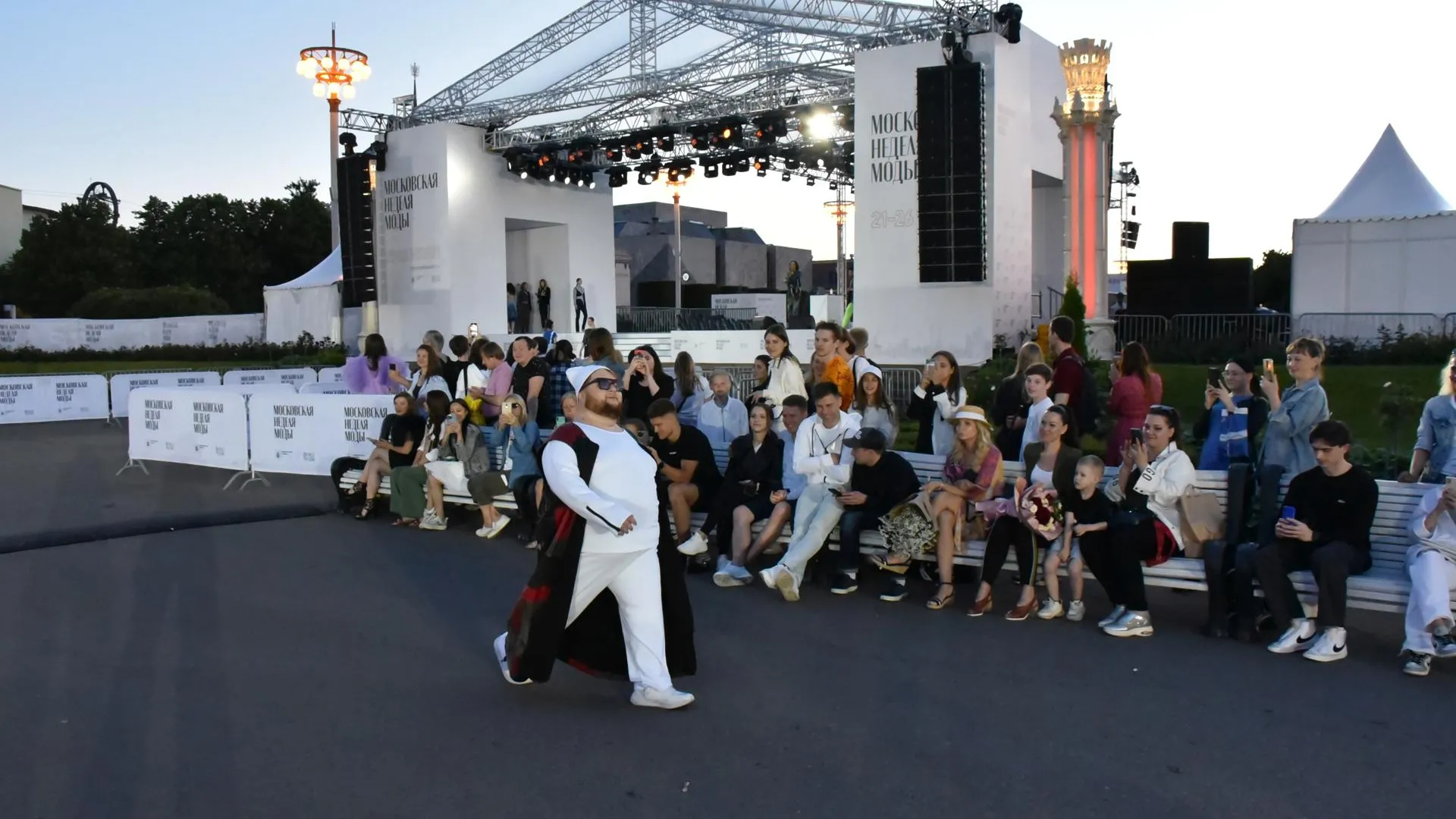 Пухляш из Little Big стал моделью подольского дизайнера на Московской неделе моды