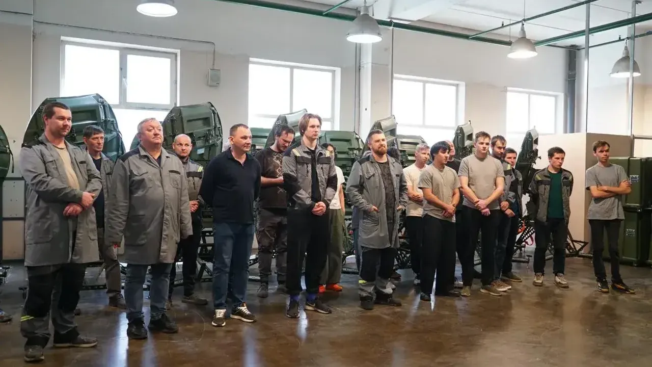 Депутат ГД Денис Кравченко встретился с коллективом предприятия «ИТИС» в Химках