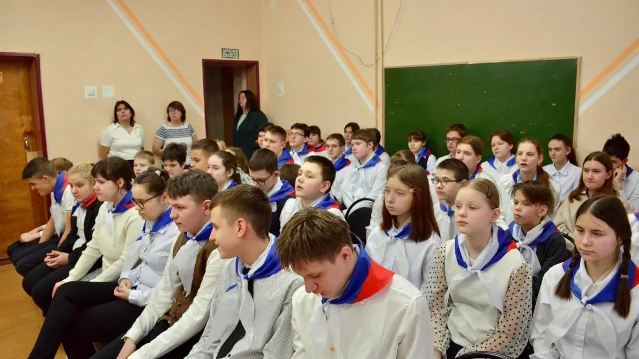 Мастер‑класс по изготовлению окопных свечей для школьников прошел в Балашихе