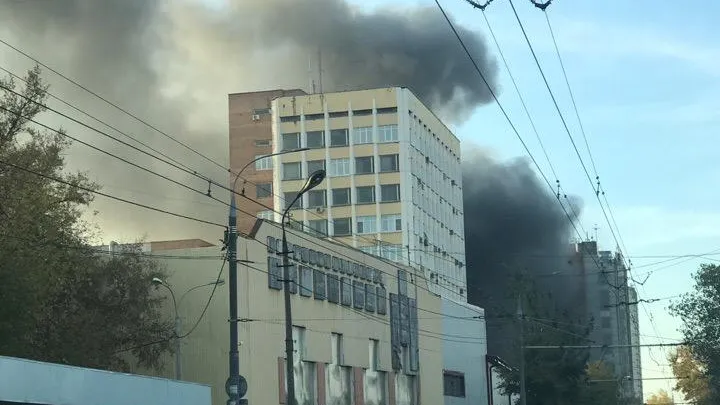 Пожар в производственном здании Подольска охватил площадь в 400 квадратных метров