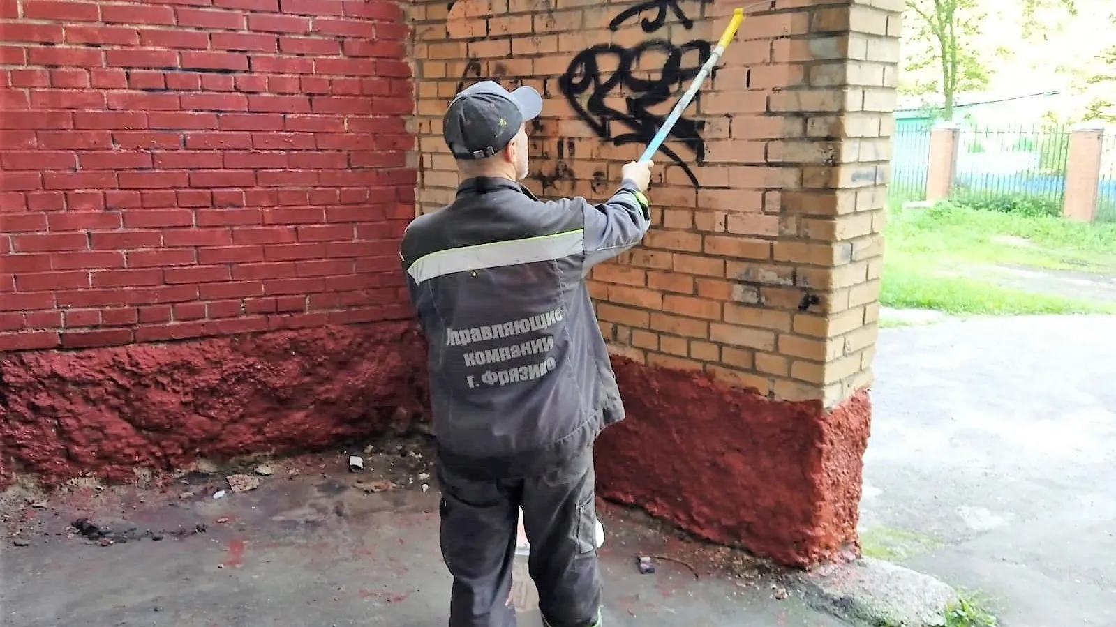 Госжилинспекция проконтролировала ликвидацию следов вандализма в домах Люберец и Фрязина