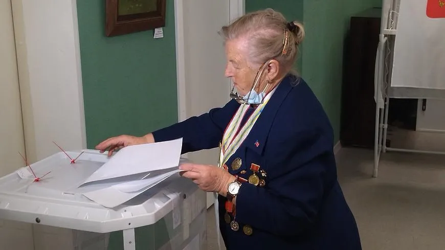 Почетный житель Щелкова Нина Иванова проголосовала на выборах