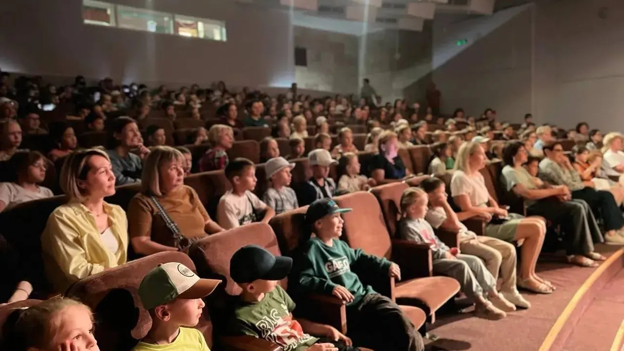 В Подольске в ДК «Октябрь» показали спектакль «Сказки тетушки Арины»
