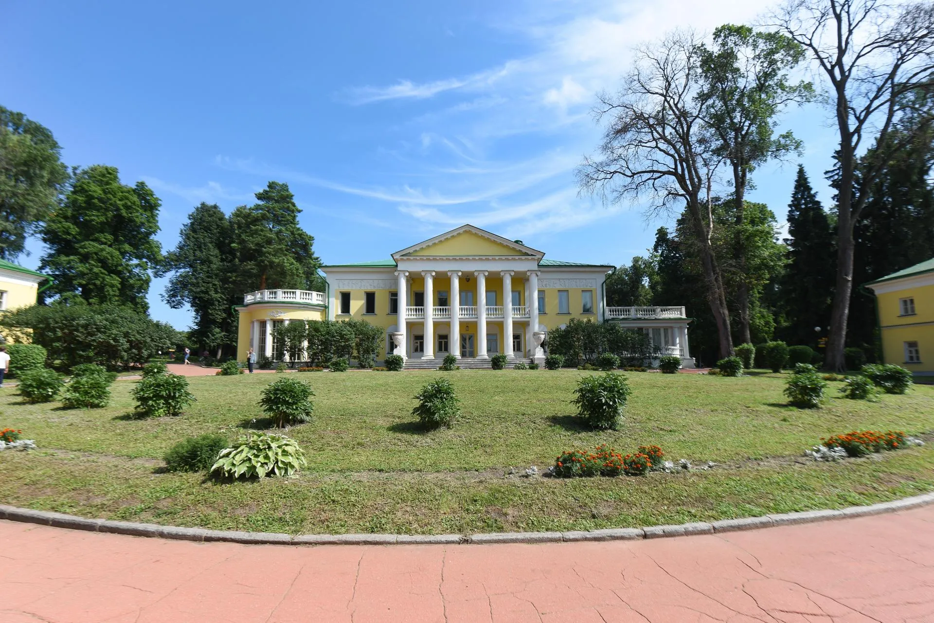 Александр Манзюк