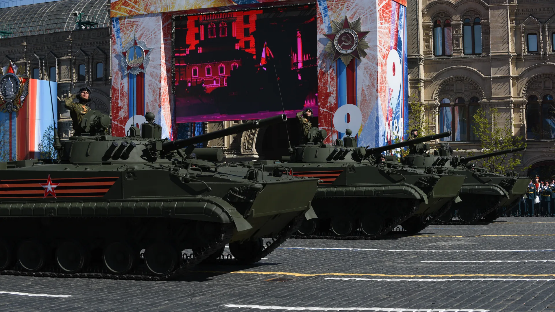 Фицо и Вучич хотят вместе поехать на парад Победы в Москве 9 мая