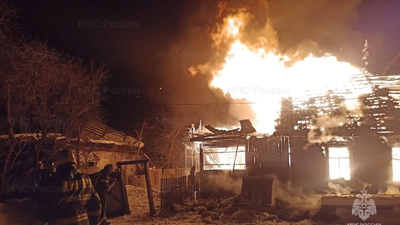 Трое детей погибли при пожаре в частном доме в Калужской области