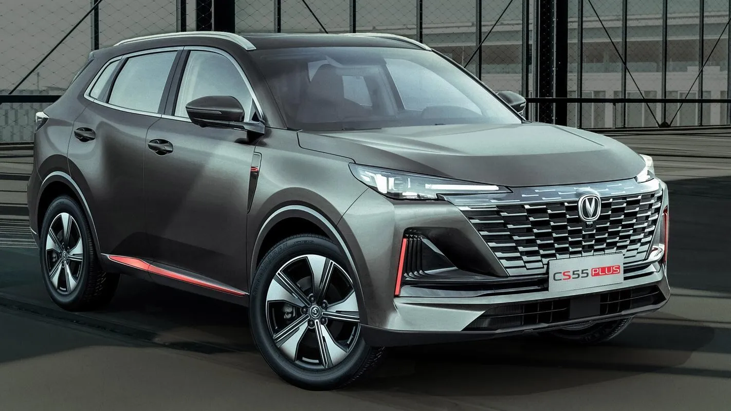 Глава Реутова оценил качество новых машин китайской марки Changan, представленные в округе