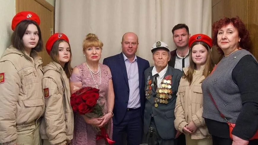 Глава Котельников поздравил ветерана ВОВ с 95‑летием