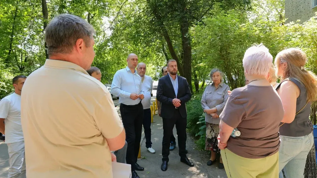 В Мытищах устранили залив в доме на Летной улице