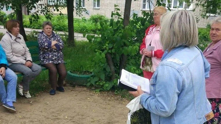Сотрудники УК Подольска провели встречу с жителями по вопросам благоустройства