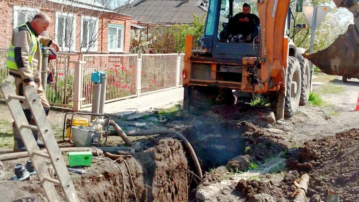 Свыше 10 м водовода заменили подмосковные специалисты в Новоазовском округе ДНР