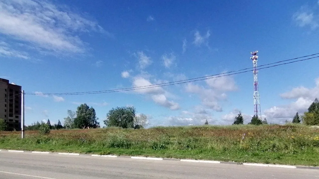 В Кашире снесли заброшенное здание ЦРБ