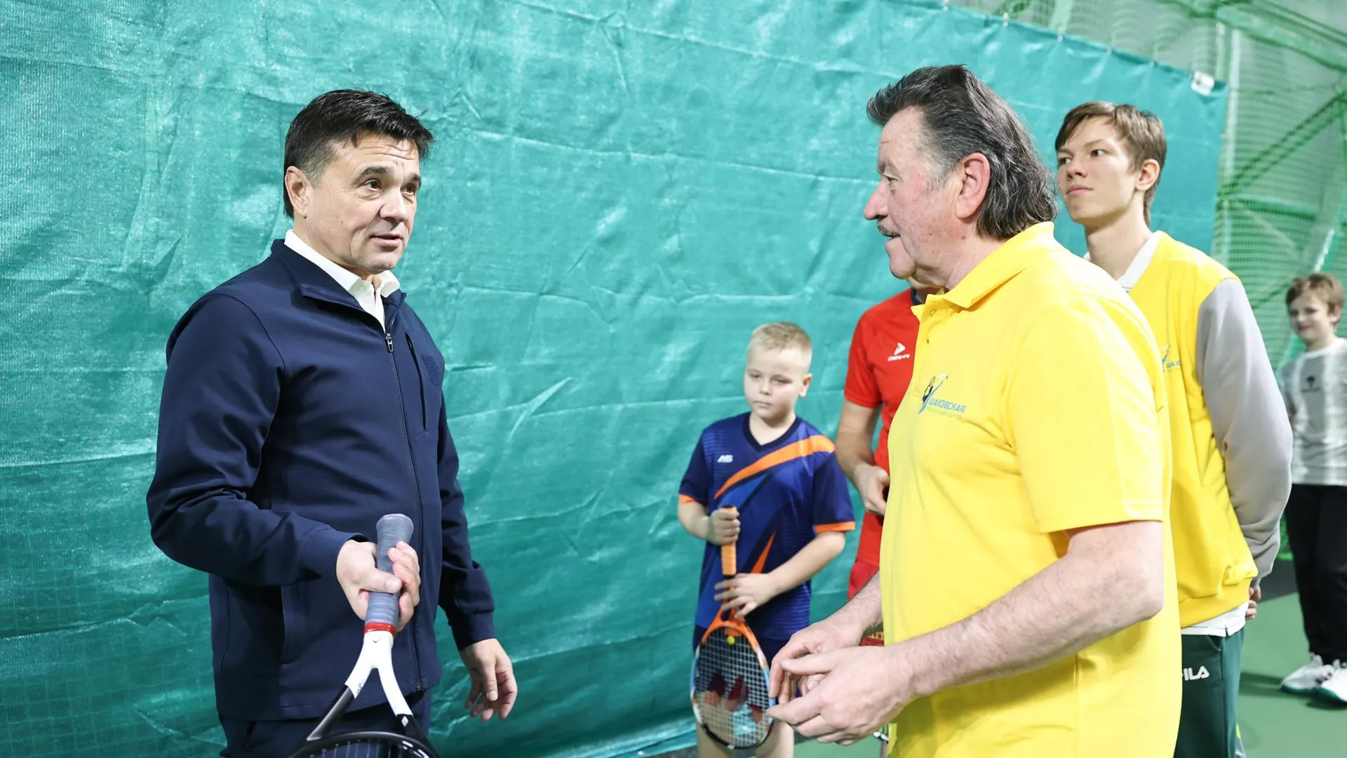 Губернатор Подмосковья проверил работу нового теннисного центра в Шаховской