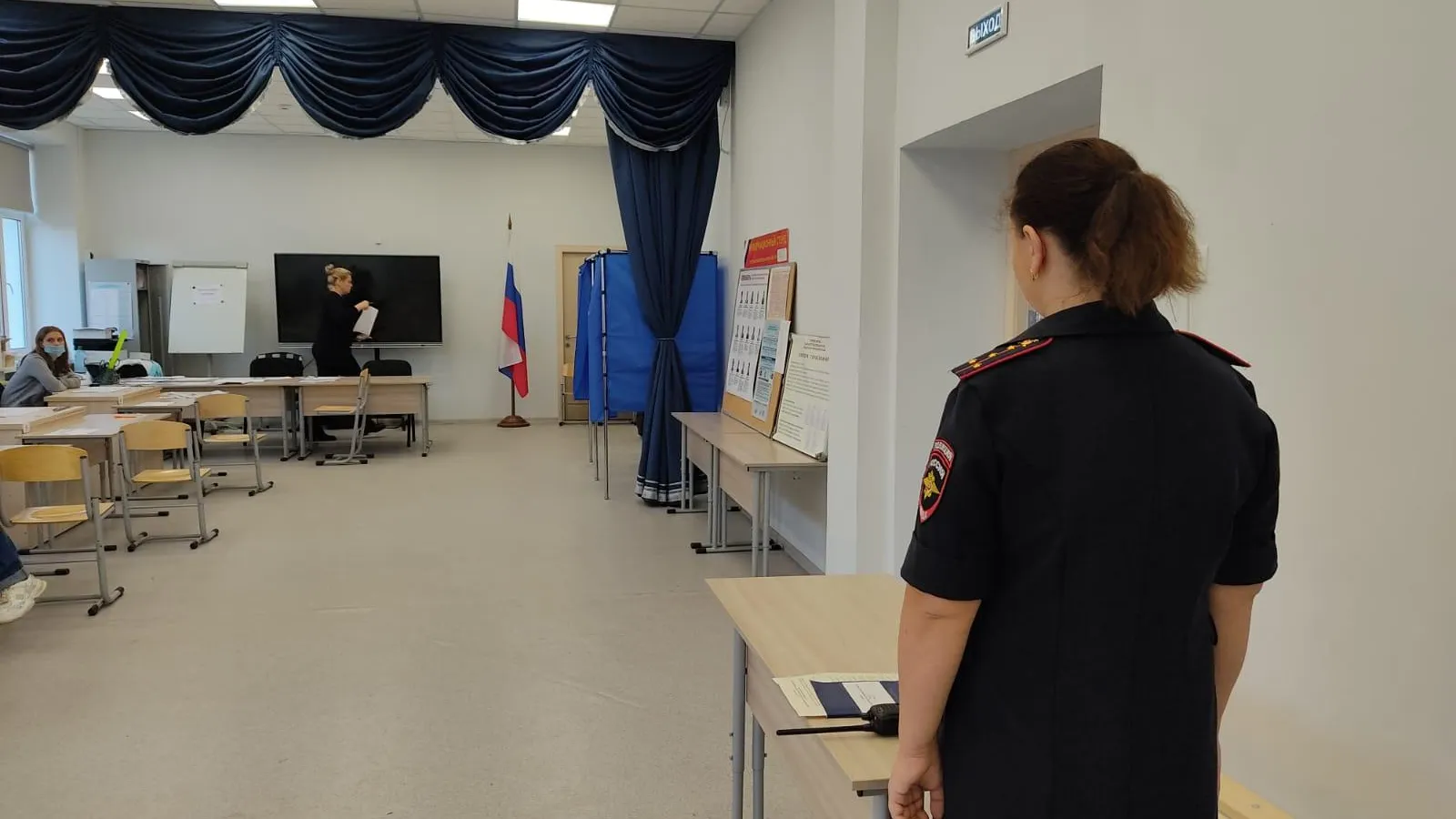 Почти 450 правоохранителей обеспечивают безопасность на выборах в Люберцах