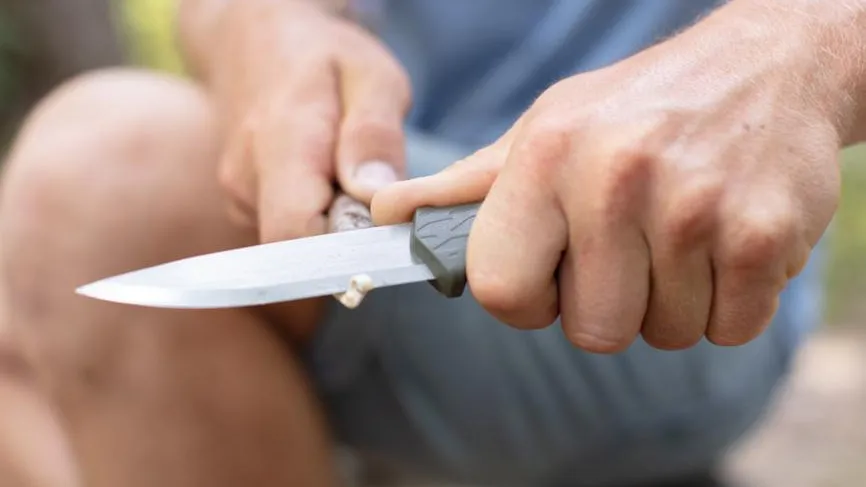 17-летний юноша зарезал бывшего одноклассника на школьной дискотеке в Тыве