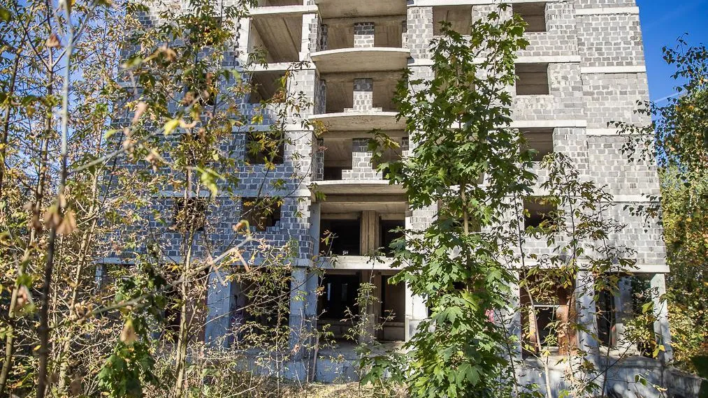 В Одинцове завершается демонтаж недостроенного 17-этажного дома