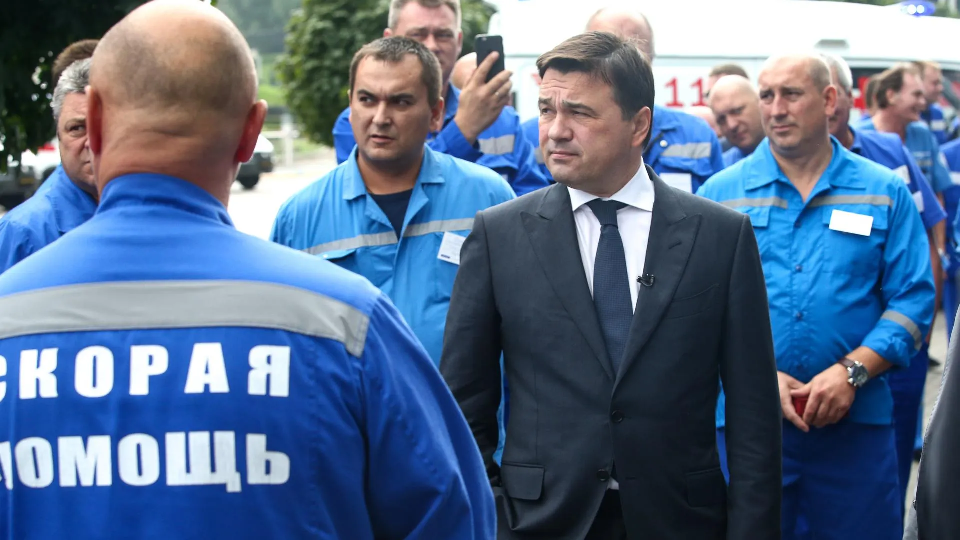 Воробьев вручил врачам Подмосковья ключи от 85 новых машин скорой помощи