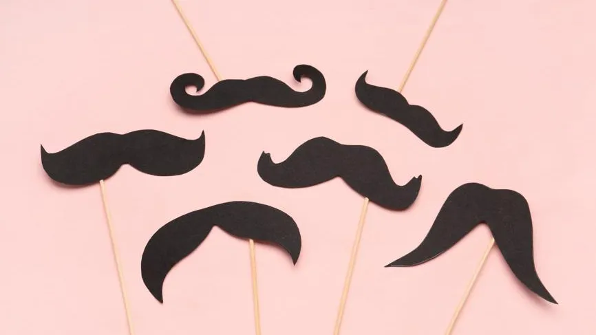 В России девочки-подростки стали чаще обращаться к врачам из-за усов