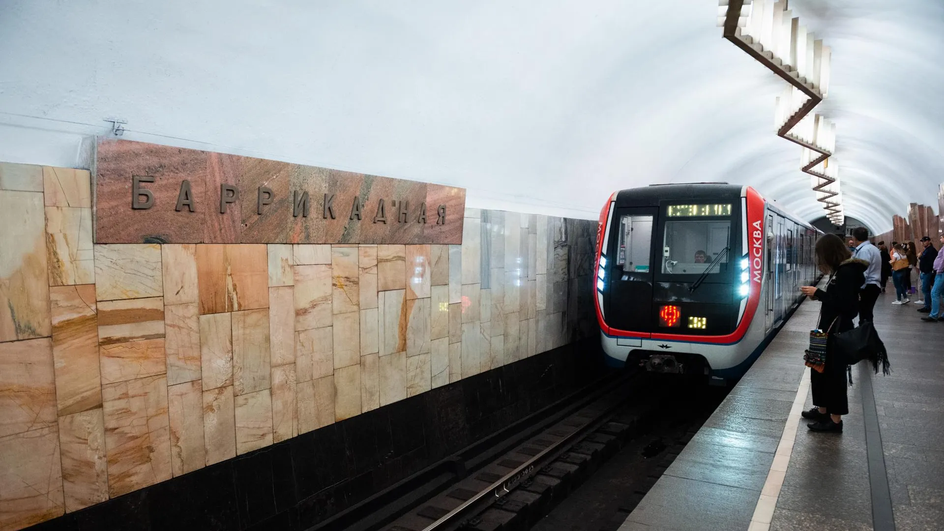 Движение поездов на «фиолетовой» линии метро ввели в график после проверки