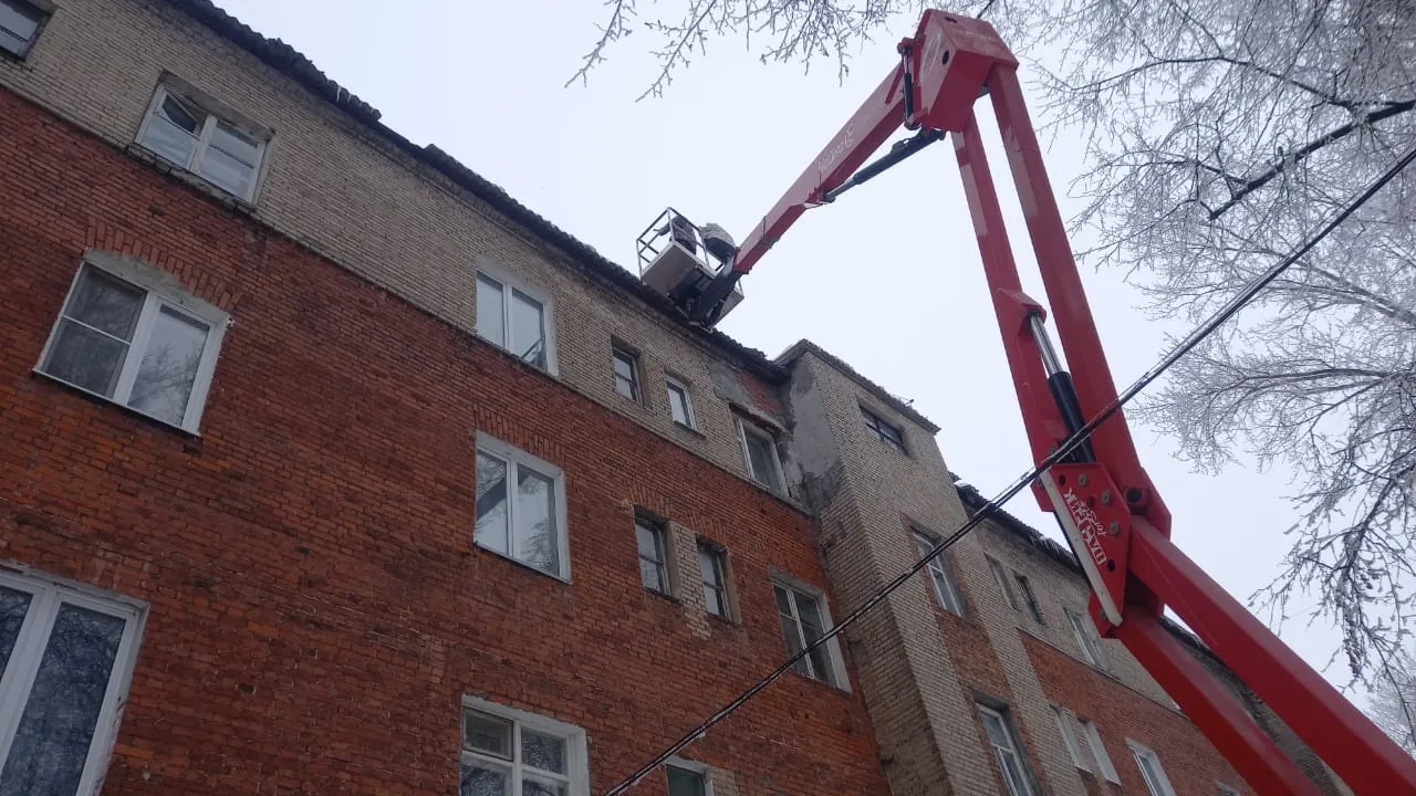 В Подмосковье усилили контроль за состоянием кровель домов из‑за непогоды