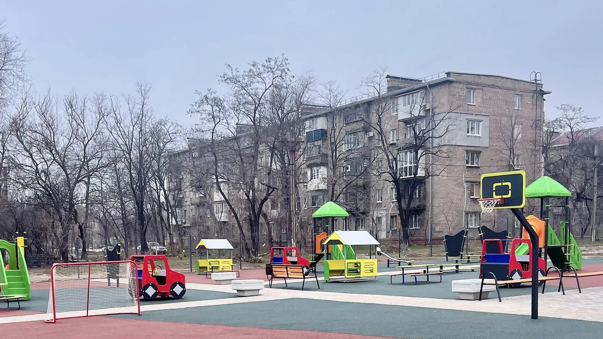 Специалисты Подмосковья завершают восстановление детсада № 102 в Мариуполе