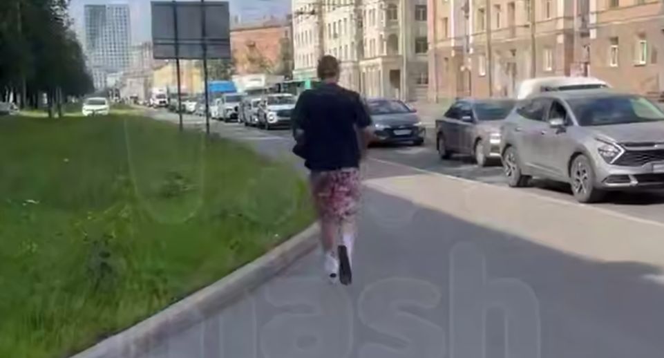 Жительница Петербурга пожаловалась на мужчину, который сунул ей под юбку телефон