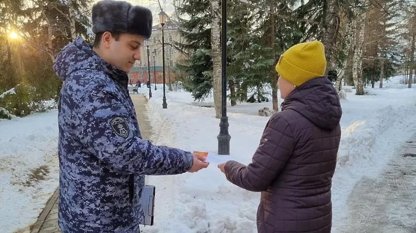 Росгвардейцы провели с жителями Щелкова профилактические беседы по квартирным кражам
