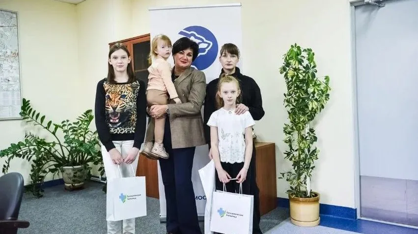 Вдову Героя России Анастасию Потапову из Балашихи поздравили с Днем многодетной семьи