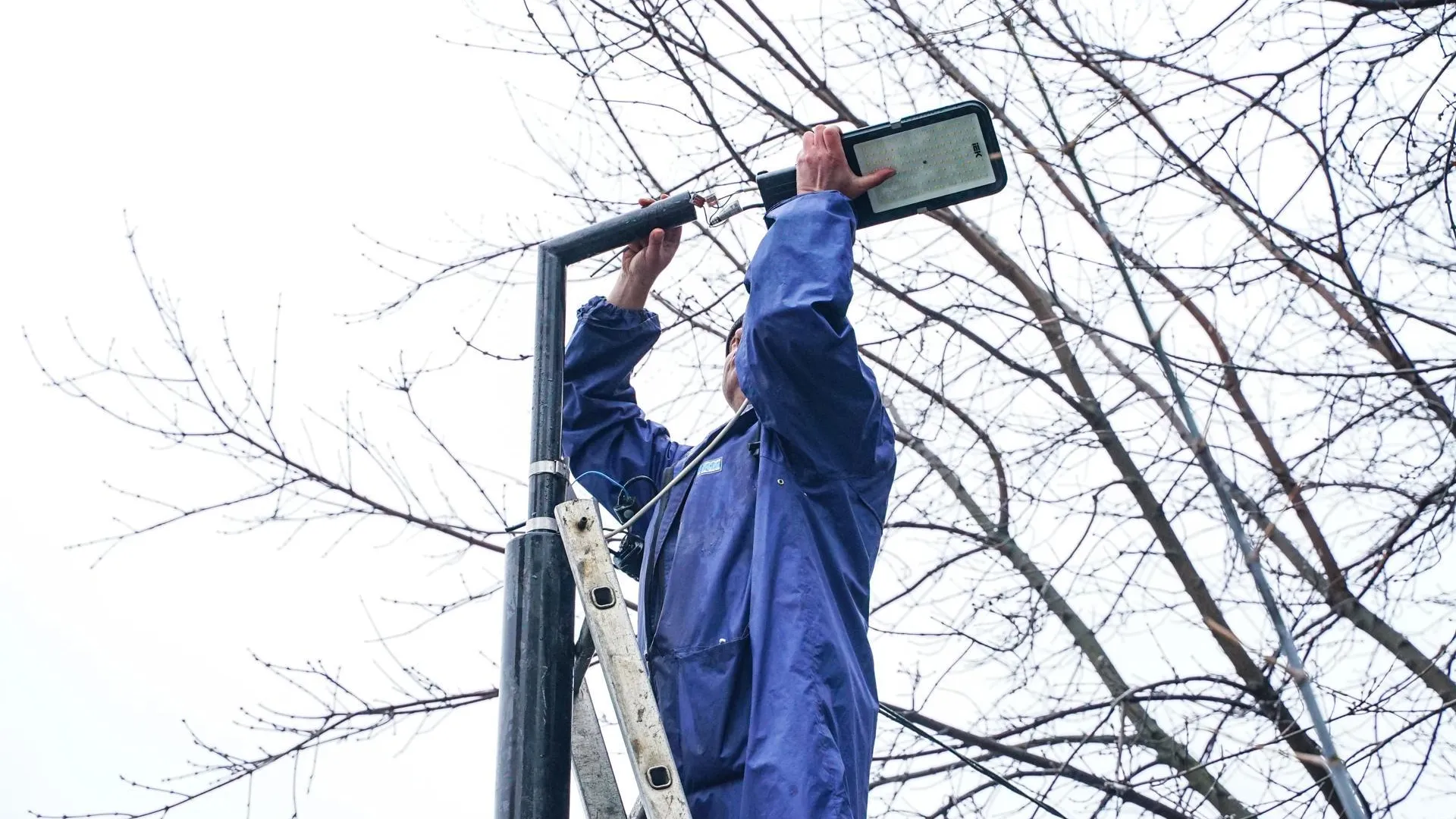 Новые светодиодные фонари установили вблизи НПО «Энергомаш» в Химках