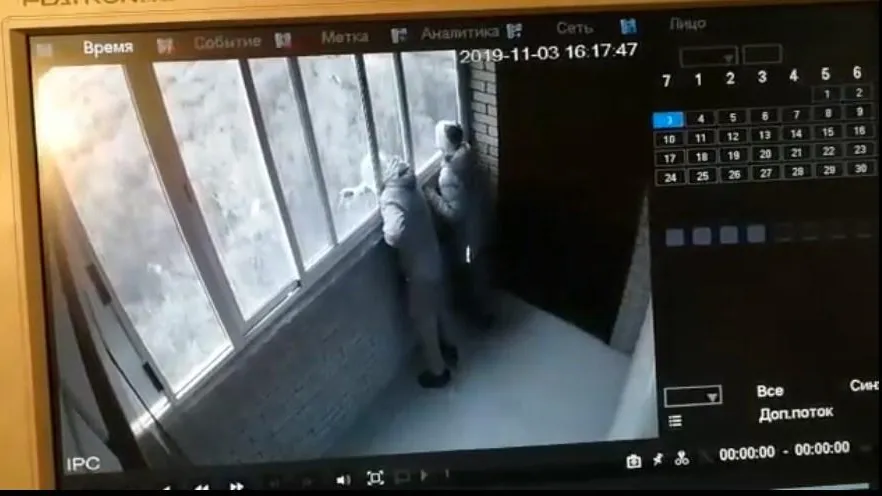 Подростки кидали бутылки с 14 этажа жилого дома в Подольске и попали на видео