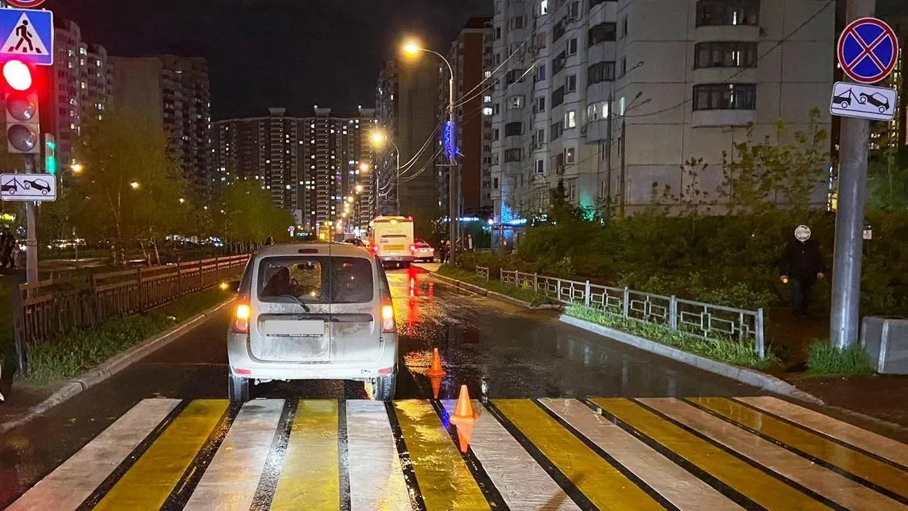 В Красногорске выясняют обстоятельства ДТП, в котором пострадала девушка