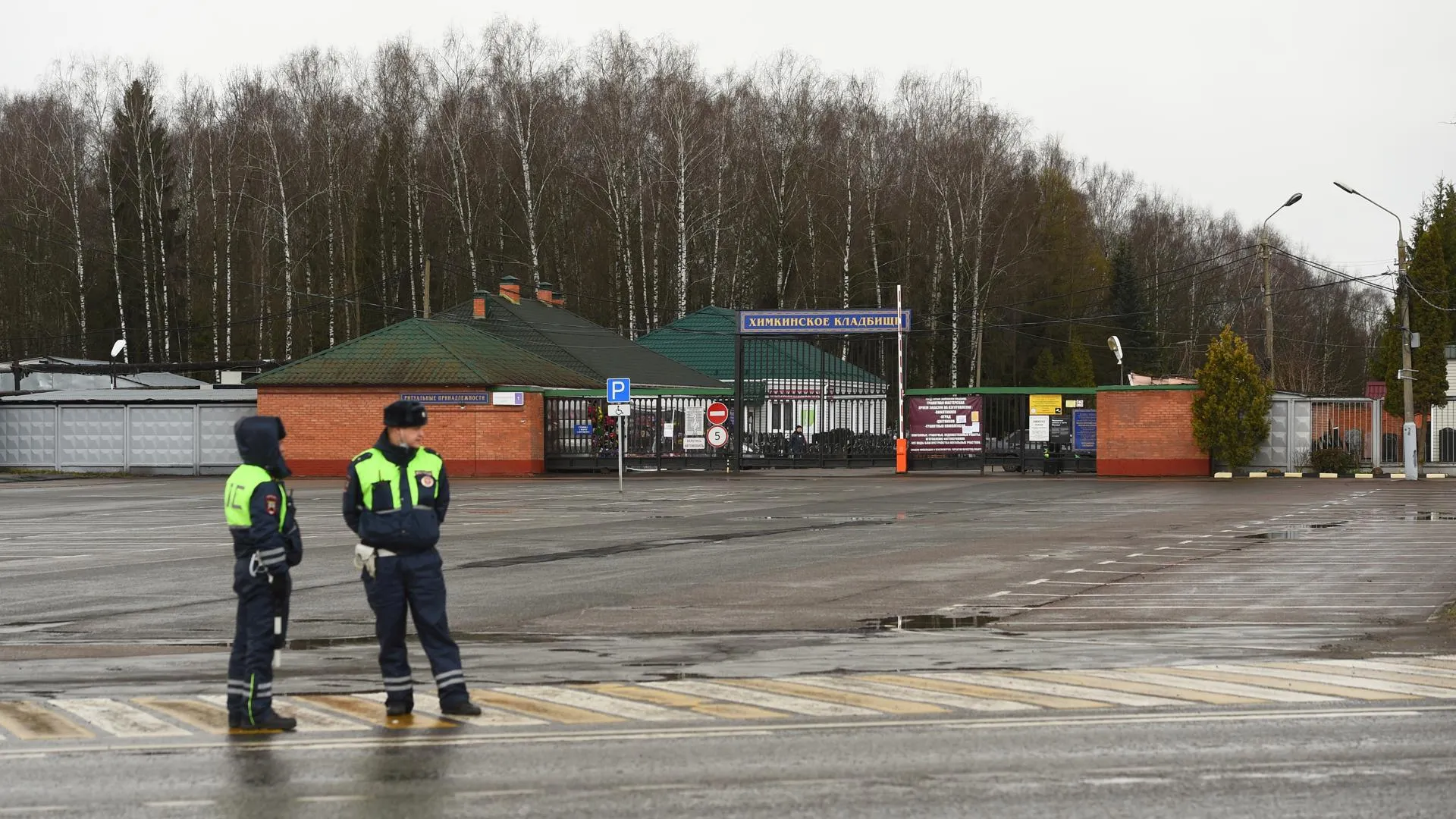 Подмосковные кладбища приведут в порядок к массовому посещению