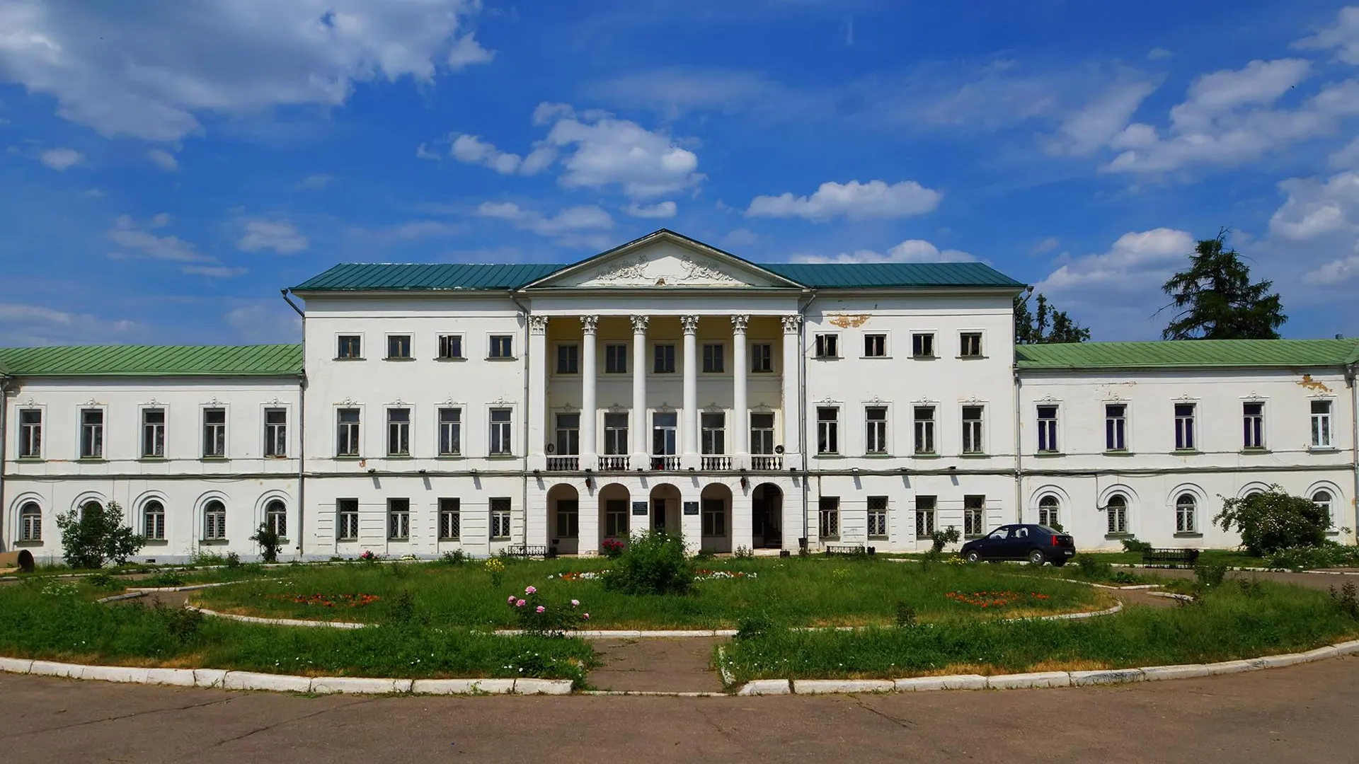 В усадьбе Подольска постоянную экспозицию дополнили старинными кирпичами с клеймами