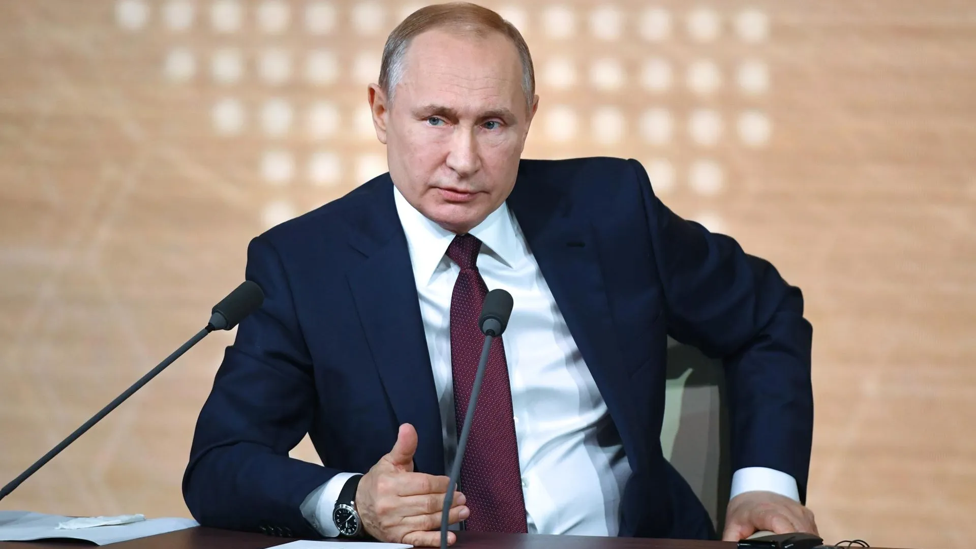 Путин внес в Госдуму законопроект о валютной выручке