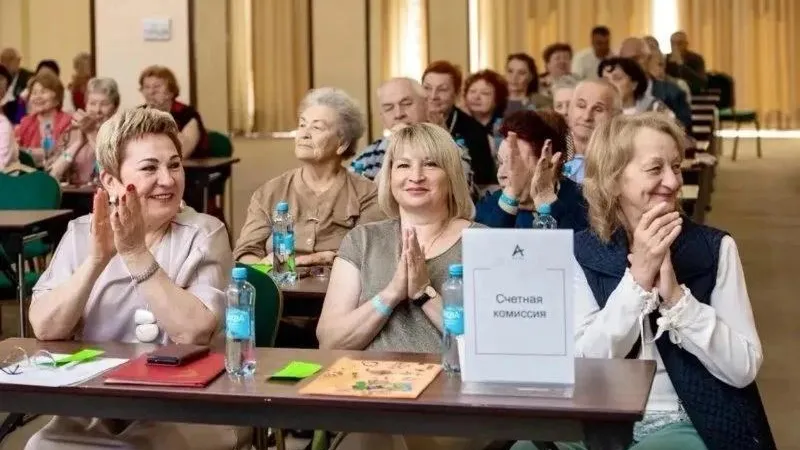 В Реутове Людмила Борзенкова получила медаль ВОИ I степени