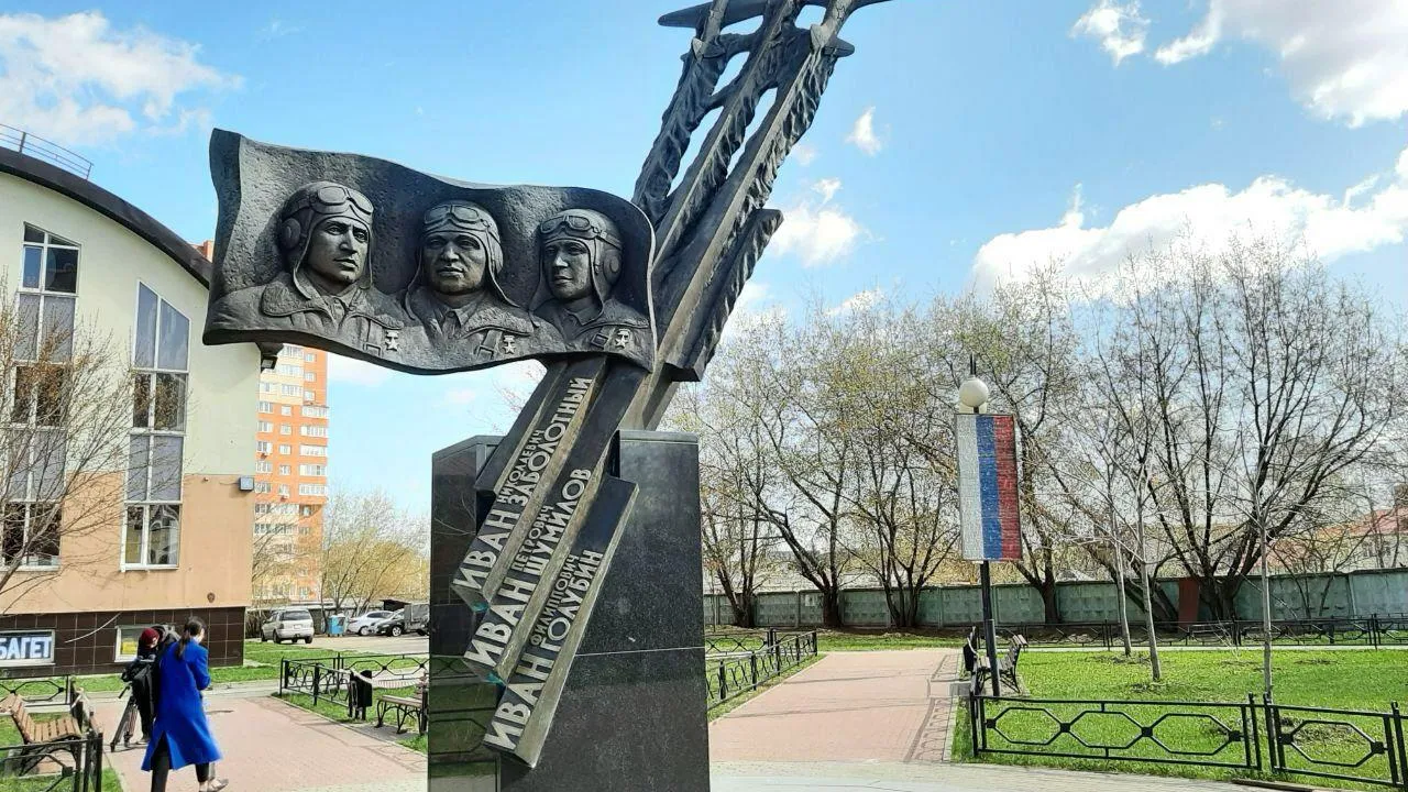 Единороссы Люберец привели в порядок ко Дню Победы порядка 30 мемориалов