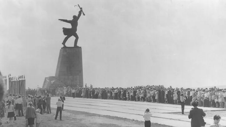 Суд обязал власти Дмитровского округа сохранить памятник героям