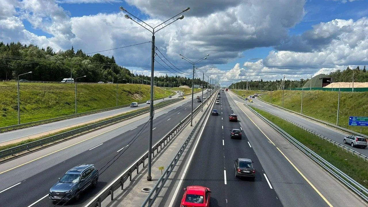 В Подмосковье обновили 40 км федеральной трассы М‑9 «Балтия»