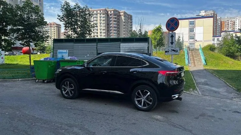 В июле штрафы за парковку возле мусорных баков Подмосковья составили 500 тыс руб