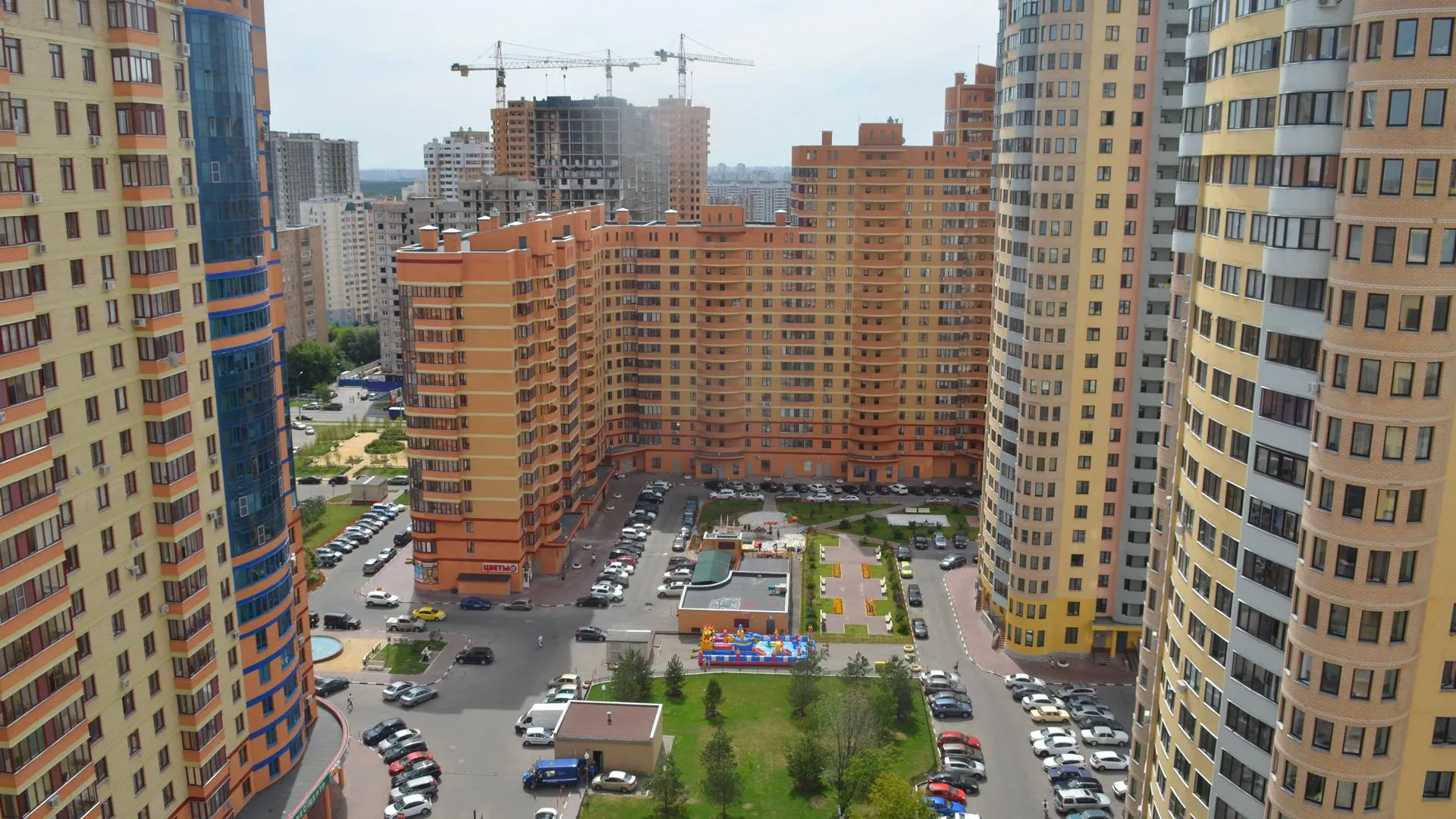 Ежегодно научным сотрудникам в Подмосковье предоставляют до 120 квартир